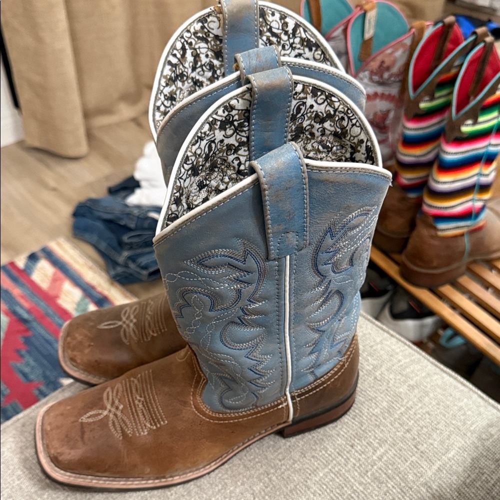 Laredo Women's Blue and Brown Western Boots 8.5